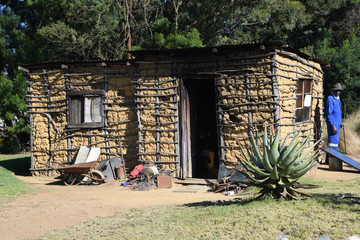 Afrykańska chata z kamieni - obrazy, fototapety, plakaty