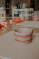 Stein in the process of coloring.