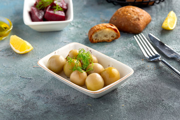 Appetizers and snacks that go well next to Turkish raki