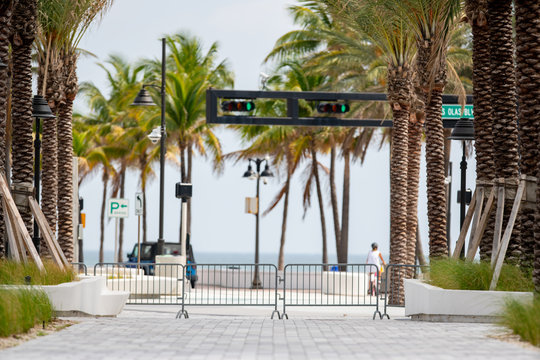 Fort Lauderdale Beach Park Closed To Stop Spread Of Coronavirus Covid 19 Pandemic