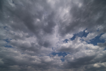 Himmel mit dramatischen Wolken