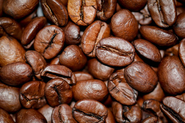 viele braun geröstete Kaffeebohnen, Textur von Kaffeebohnen