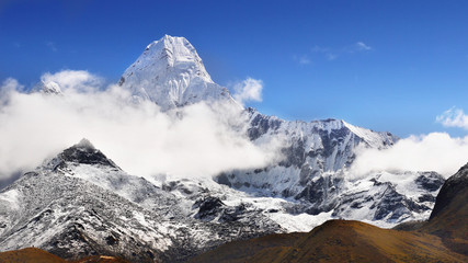 Himalaya mountains panorama Himalayas Nepal Island Peak climbing route © Helena Bilkova