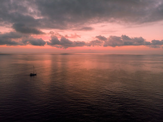 alba in barca a vela isola d'elba