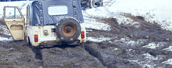 Russian SUV, Off-road vehicle slips, Stuck in the river © Mountains Hunter