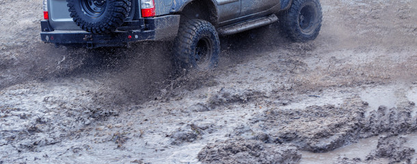Russian SUV, Off-road vehicle slips, Stuck in the river