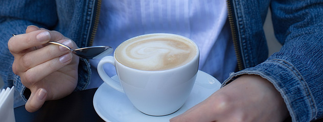 сoffee in the hands of a girl