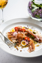 Prosciutto bacon meat salad with, strawberries