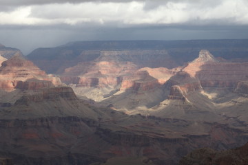 Fototapeta na wymiar Mist in the Grand Canyon