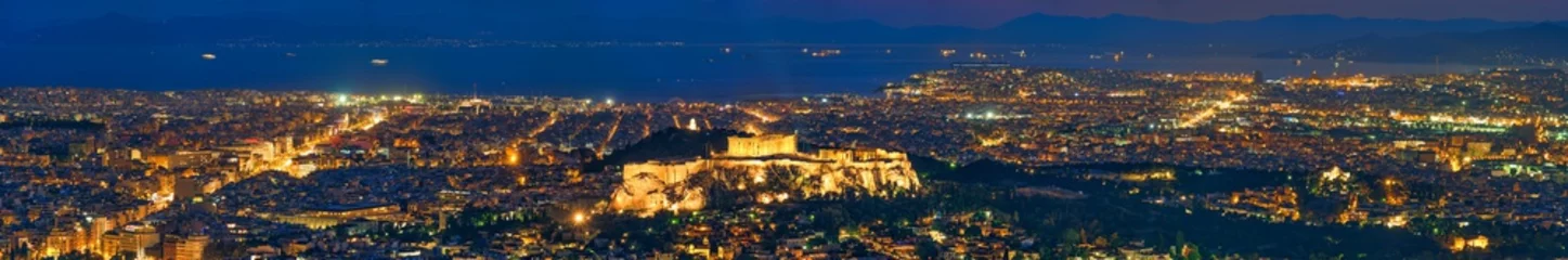 Foto op Canvas Beroemde Griekse toeristische bezienswaardigheid - het iconische uitzicht op Athene en de Parthenon-tempel op de Akropolis van Athene en het panorama van Athene zoals gezien vanaf de berg Lycabettus, Athene, Griekenland © Dmitry Rukhlenko