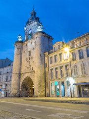 Fototapeta na wymiar Grosse horloge de la Rochelle de nuit