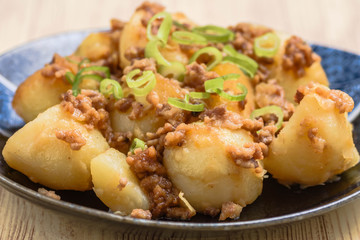 じゃが芋と挽き肉の炒め物