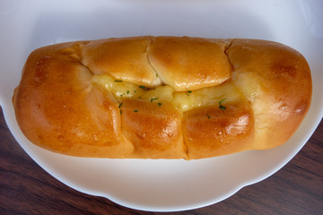 ソーセージの入ったパン