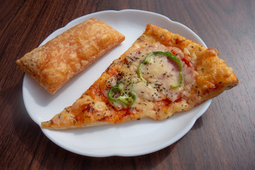 ピザパンとパイ