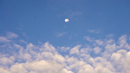 Lua, Nuvens