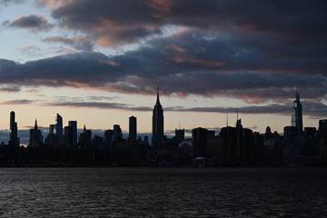 Fototapeta na wymiar new york city skyline evening