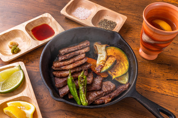 和牛で焼肉　Japanese style luxury grilled beef