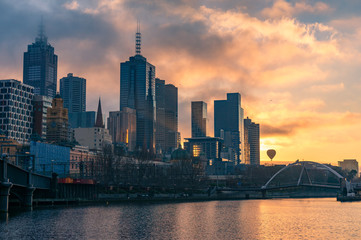 Fototapeta premium Melbourne cityscape at sunrise with Melbourne CBD skyscrapers