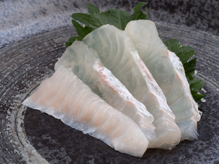 ヒラメの刺身