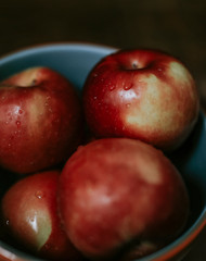 Fototapeta na wymiar Bowl of apples