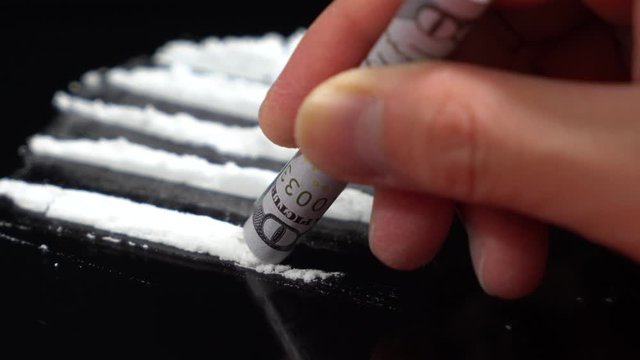 Snorting Cocaine Addiction Addict Drug Problem Drug Abuse Line Of Coke Powder Coca&iacute;na Dope Snow Blanco White Girl