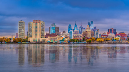 Fototapeta na wymiar Philadelphia City center with the Schuylkill River in the foreground