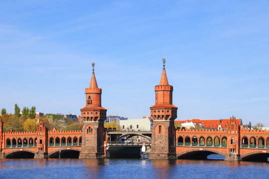 View to the famous "Oberbaum Bridge" (Oberbaumbrücke) and the river Spree, Berlin - Germany