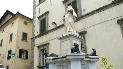 Statua di Santa Margherita a Cortona, in provincia di Arezzo