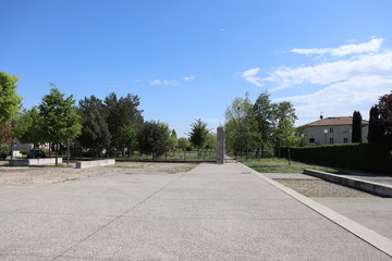 Fototapeta premium Le parc Bourlione à Corbas, grand espace vert - Ville de Corbas - Département du Rhône - France
