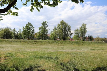 Le parc Bourlione à Corbas, grand espace vert - Ville de Corbas - Département du Rhône - France