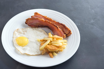 torrezno, egg and potatoes chips