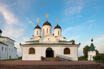Fototapeta na wymiar Cathedral of the Transfiguration in the Murom Spaso-Preobrazhensky Monastery. City Murom, Russia