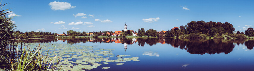 Panorama See mit Kirche - Kißlegg in Oberschwaben - obrazy, fototapety, plakaty