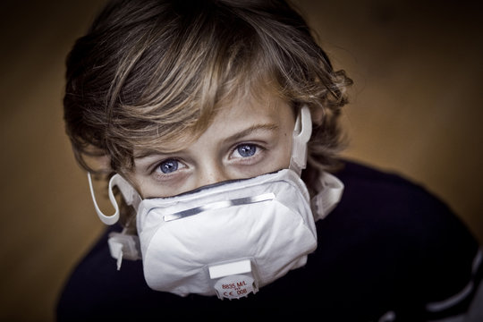 Protection par masque des enfant pendant le coronavirus