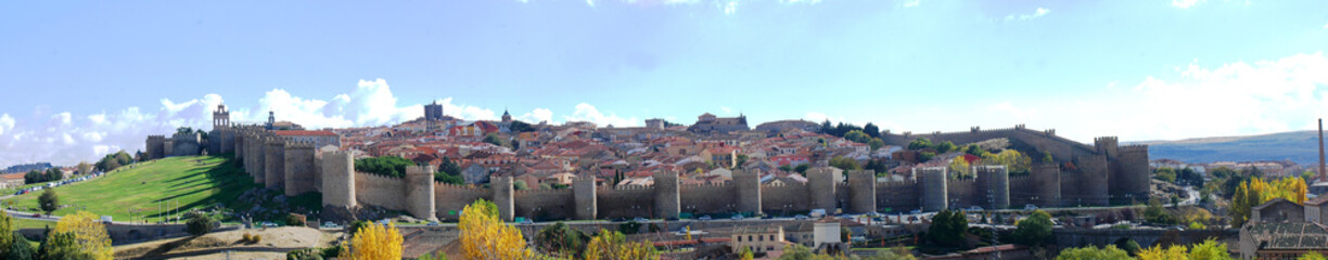 Fototapeta premium avila, muralla, panoramica, paisaje, ciudad, ciudad amurallada, amurallada, muro, fortificacion, españa, ciudades
