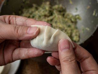 餃子の作り方　手作り　餃子の皮
