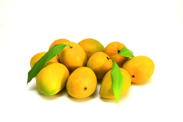 Alphonso Mangoes with leaves