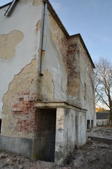 nalot , po bombach  , ,gruzowisko , wyburzanie budynków , ,kataklizm , wojna ,po bombie , wyrwa , gruzowisko , po spaleniu ,, nalot , po bombie , kino Staszów , bombardowanie ,wyburzanie koparką