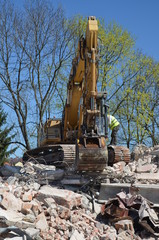 nalot , po bombach bombardowanie , trzęsienie ziemi ,gruzowisko , wyburzanie budynków ,wyburzanie domów ,kataklizm , wojna ,po bombie , wyrwa , gruzowisko , po spaleniu ,zawalanie muru © Szymon