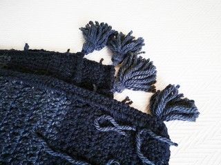 plaid, knitting, grey, black, tassels2