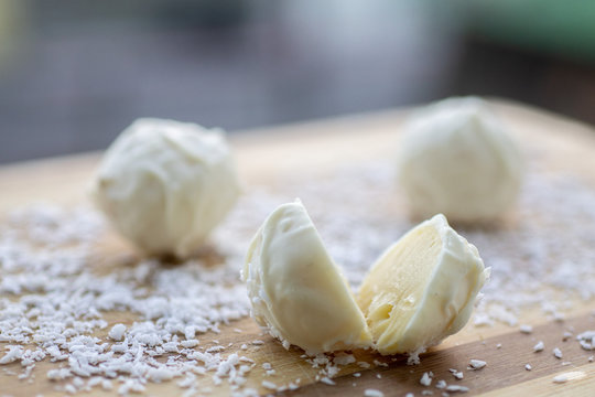 Mini trufa de chocolate branco 