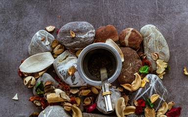 mate tradicional argentino fabricado artesanalmente con decoraciones