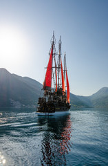 Obraz premium Red sails in the sea