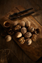 Walnuss auf Holzbrett,Walnuss close up,Walnut