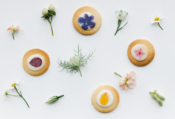 Cookies with flowers