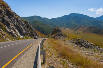 Naklejka premium mountain road in the mountains