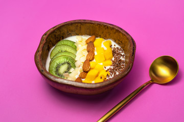 Yoghurt, mixed fruit and cereal