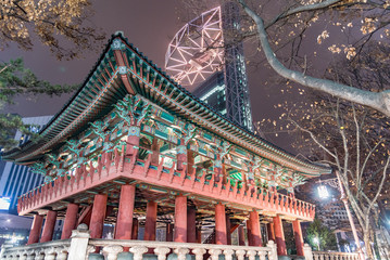 Obraz premium Neon lights in the night of the city of Seoul in South Korea