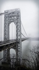 Fototapeta premium Fog Over George Washington Bridge