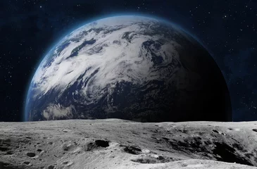Fotobehang De aarde vanaf het maanoppervlak. © revers_jr